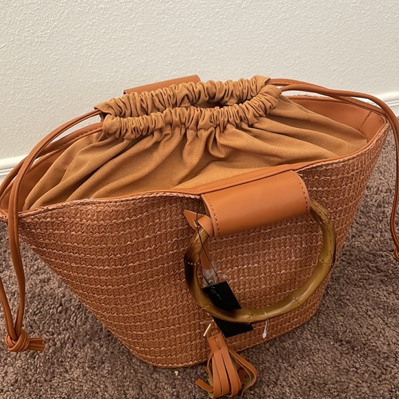 NWT! Kendall & Kylie Straw Tote - Picture 9 of 10